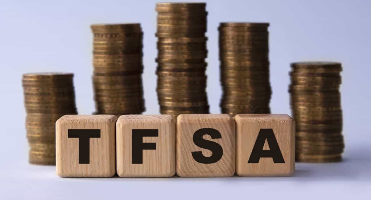 3 of the Best Canadian Stocks to Buy and Hold in a TFSA